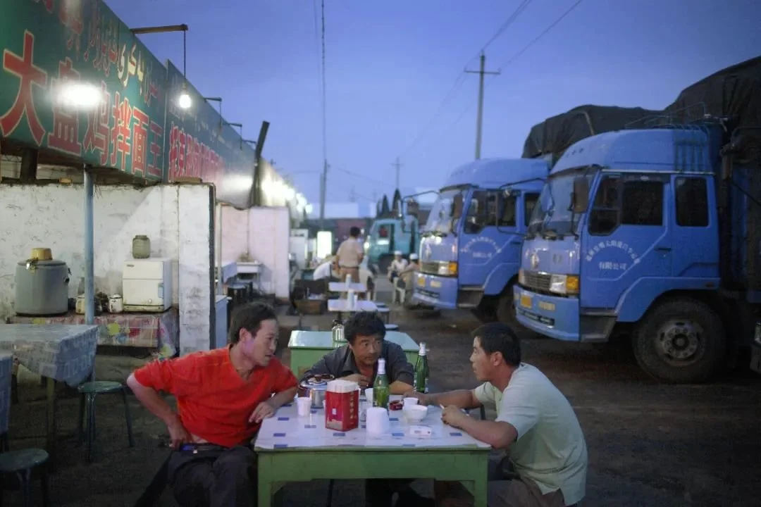 如今,“下車吃飯”已經成為司機貨運旅程中的奢侈