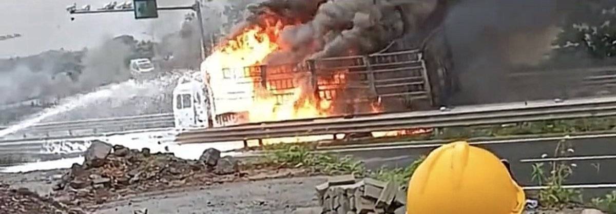 6死2傷!浙江龍游發生5車追尾事故