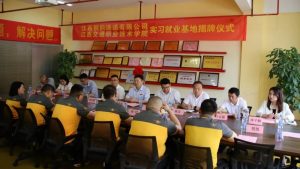 韻達江西公司與江西交通職業技術學院 進行人才交流合作 南昌郵政副局長汪焱出席-物流之家