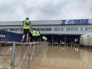 百世快運房山片區負責人王立科等 自發向涿州災區捐贈物資-物流之家