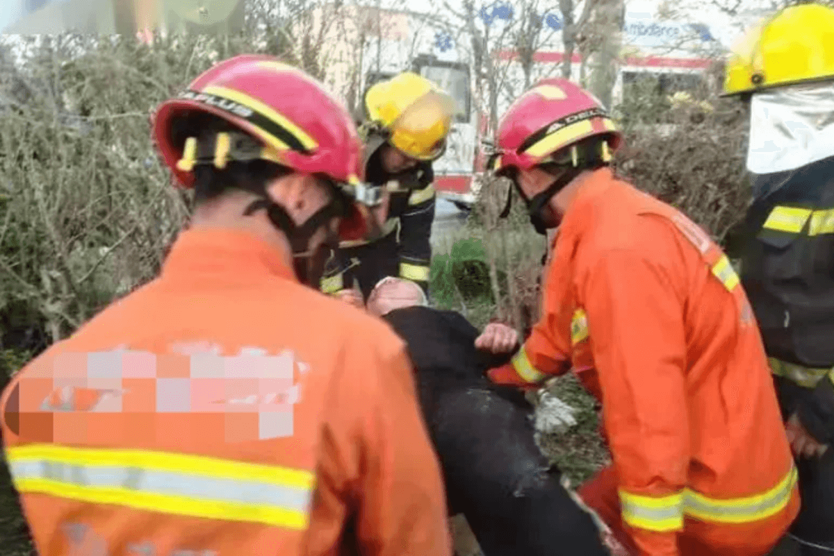 卡友下車未拉手剎被自車撞死!保險(xiǎn)拒賠