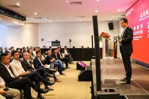 安駿物流圣保羅機(jī)場(chǎng)快遞監(jiān)管倉(cāng)掛牌交付-物流之家