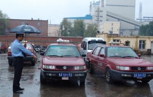 車管所提醒：路上看到車牌帶“這2字母”的，直接舉報，全是假牌-物流之家